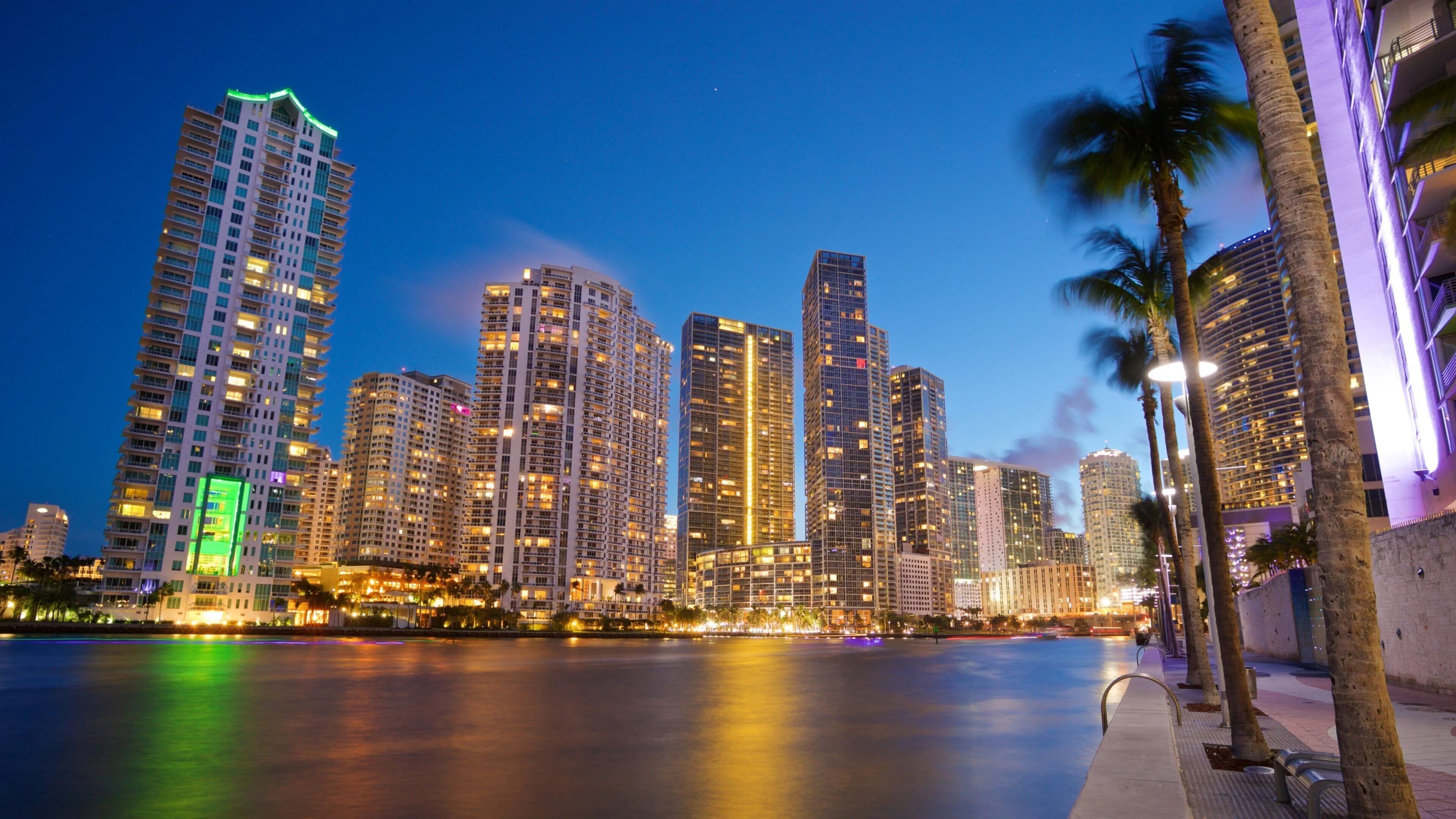 Skyline of Miami, FL